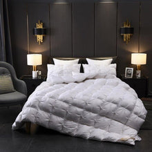 Load image into Gallery viewer, Luxurious 1000 TC White Goose Down Comforter
