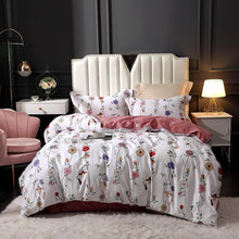 Load image into Gallery viewer, Paisley Vintage Floral Print Duvet
